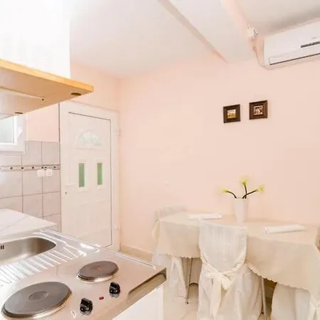 아파트 Nikol - Two Bedroom With Balcony And Sea View 7 트르파니