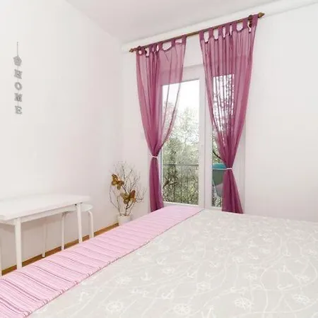 Nikol - Two Bedroom With Balcony And Sea View 7 * 트르파니