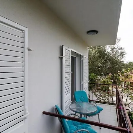Nikol - Two Bedroom With Balcony And Sea View 7 شقة *